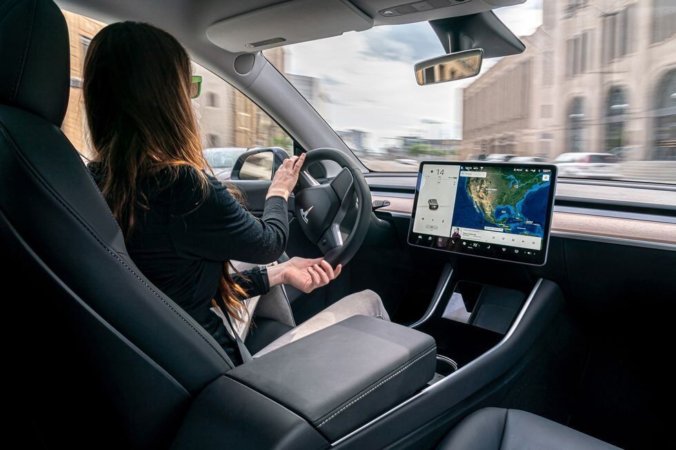 TESLA Model Y 2024 - Image 4