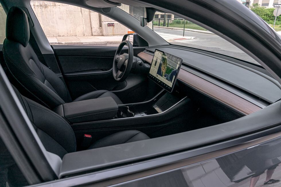 TESLA Model Y 2024 - Image 9