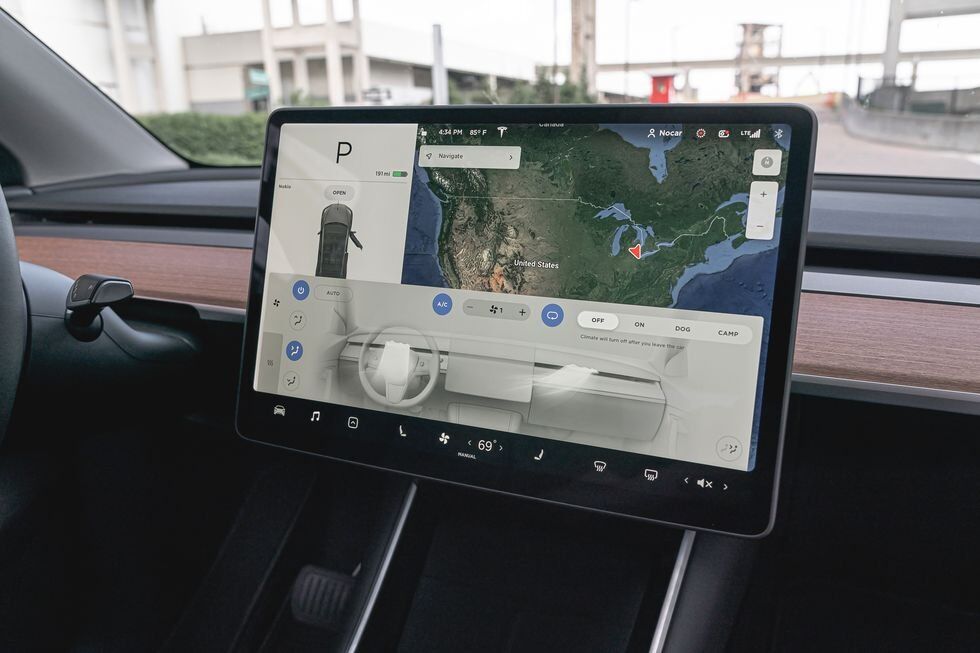 TESLA Model Y 2024 - Image 10